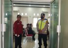 Polsek Cikampek Beri Rasa Nyaman Tahapan Pendaftaran Bakal Calon Kades Kalihurip 