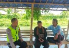 Anggota Polsek Tirtajaya Himbau Masyarakat tentang Bahaya Karhutla dan Kamtibmas