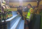 Anggota Polsek Tirtajaya melaksanakan Giat Cipta Kondisi KRYD di Toko Jamu